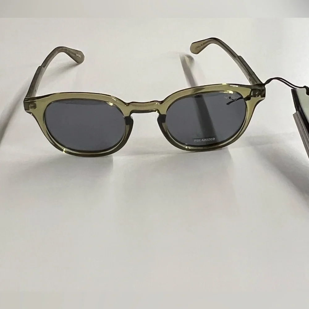 - Quay Australia WALK ON in Olive/Smoke New In Case